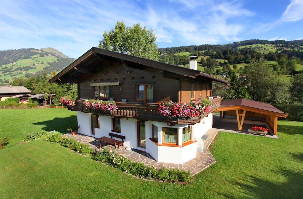 Haus Hirzinger Apartment Brixen im Thale Luaran gambar