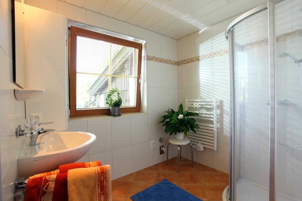 Haus Hirzinger Apartment Brixen im Thale Bilik gambar